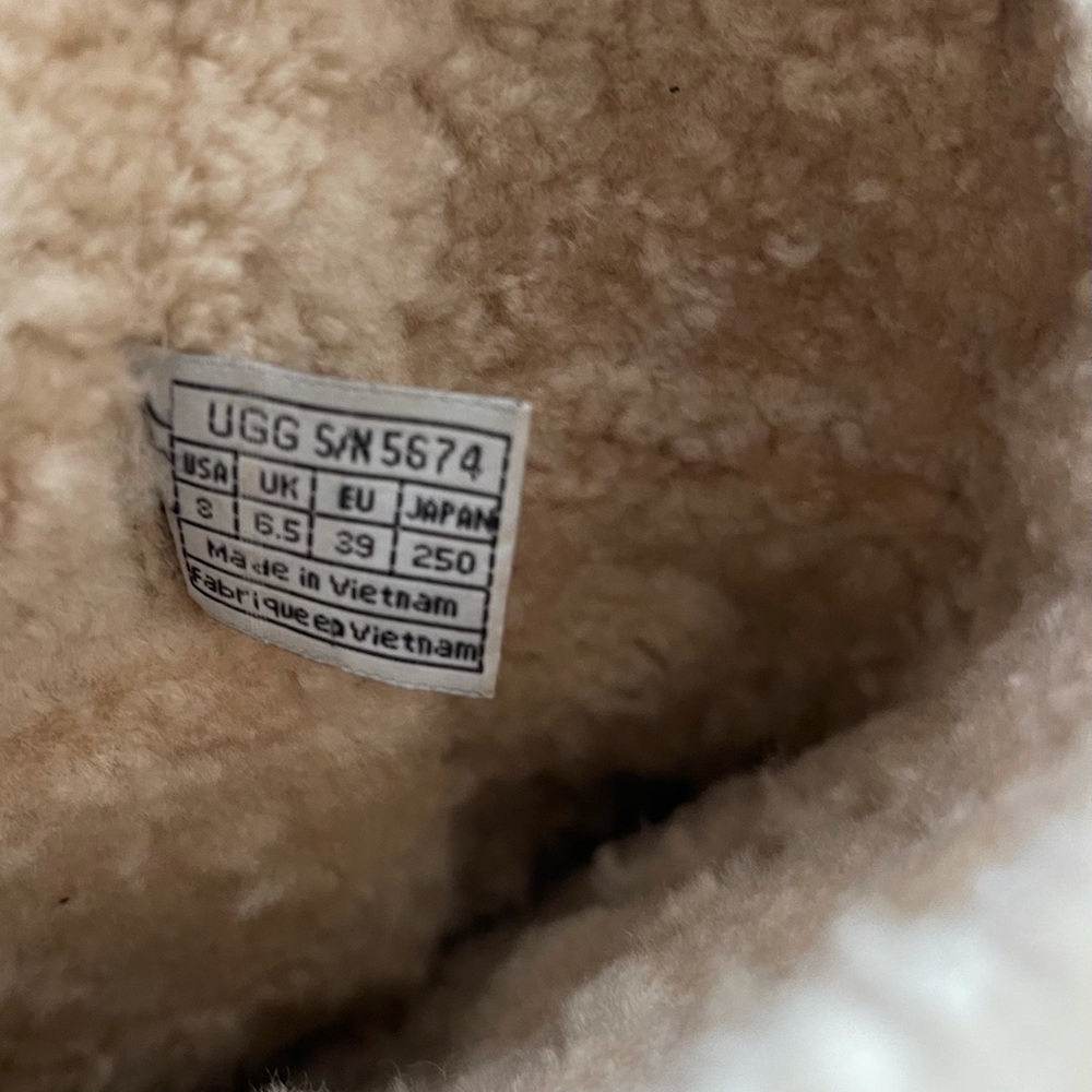 Women’s Ugg Boots Chestnut size 8 - Picture 8 of 10